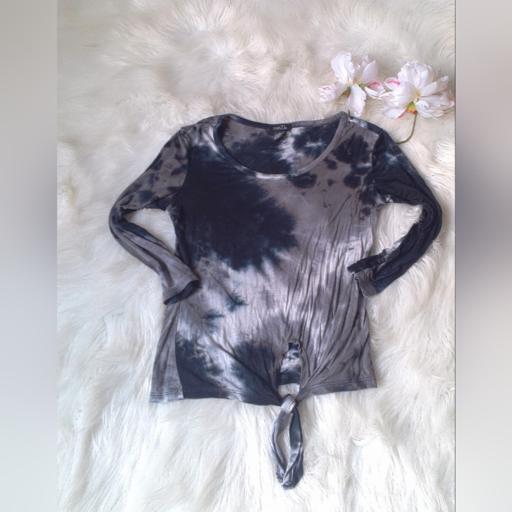 Rue21 Tie-Dye Long Sleeve Top